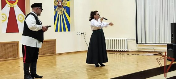 Звёздный десант подарил яркий вечер военным и ветеранам в подмосковном Чкаловске